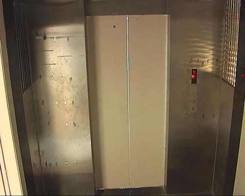 加装电梯只能上不能下,住户很郁闷